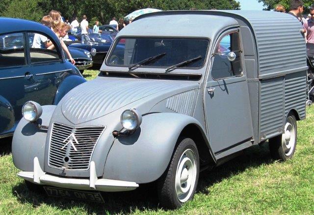 1280px Citroen 2CV fourgonette dept 35 in Essex